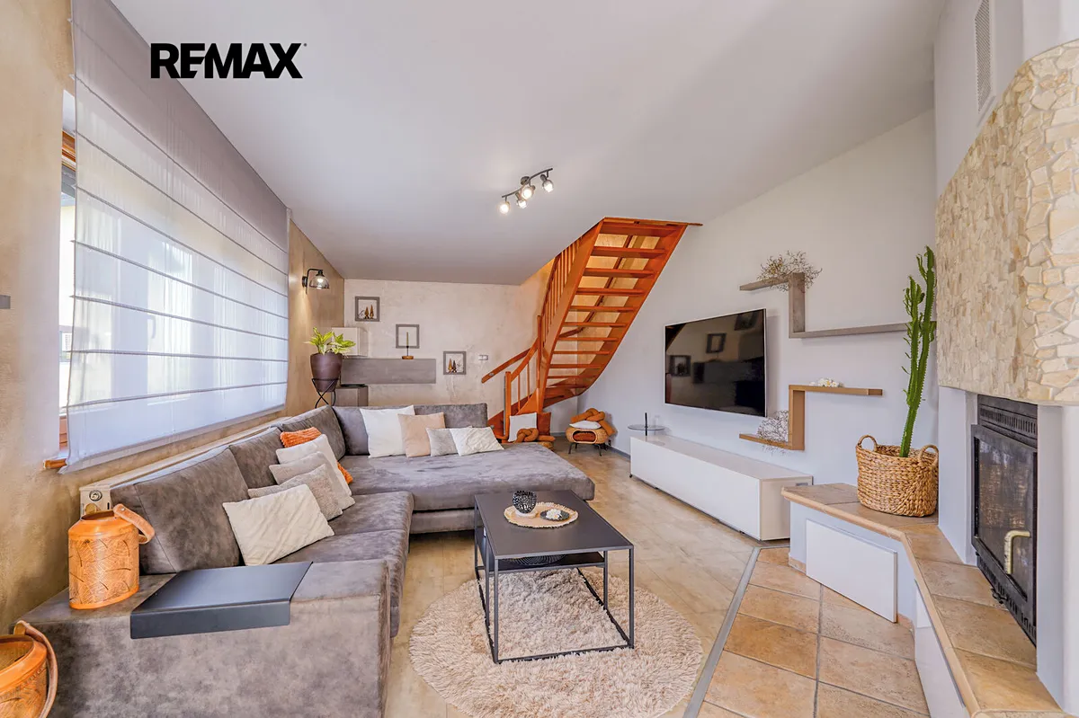Prodej rodinného domu 200 m², pozemek 1161 m²